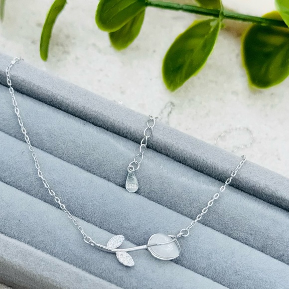 925 Sterling Silver Jadeite Tulip Necklace - Picture 5 of 6